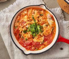 Ձվածեղ մոցառելայով և լոլիկով